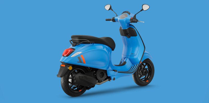 Vespa_Facelift_SPRINT-150-S_gallery_1920x1080_Blu_1