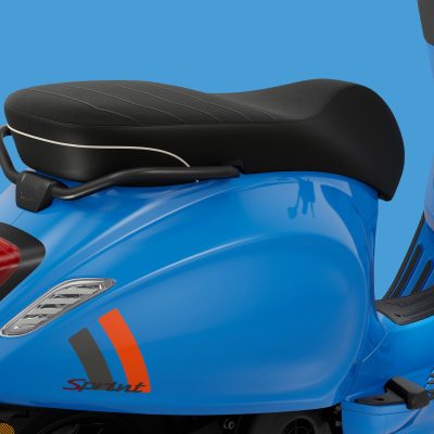 Vespa_Facelift_SPRINT-50-S_BLU-ECLETTICO_Wall-Image_1920x1440_CloseUp_Sella_2